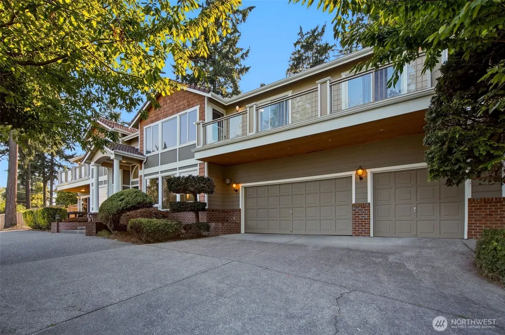 8338 NE Juanita Drive Kirkland WA 98034