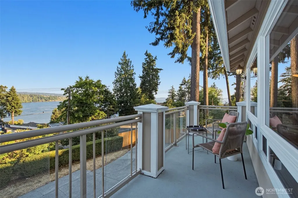8338 NE Juanita Drive Kirkland WA 98034