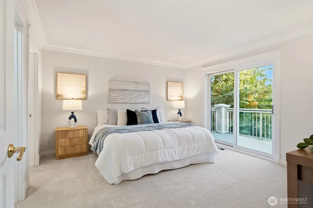 8338 NE Juanita Drive Kirkland WA 98034