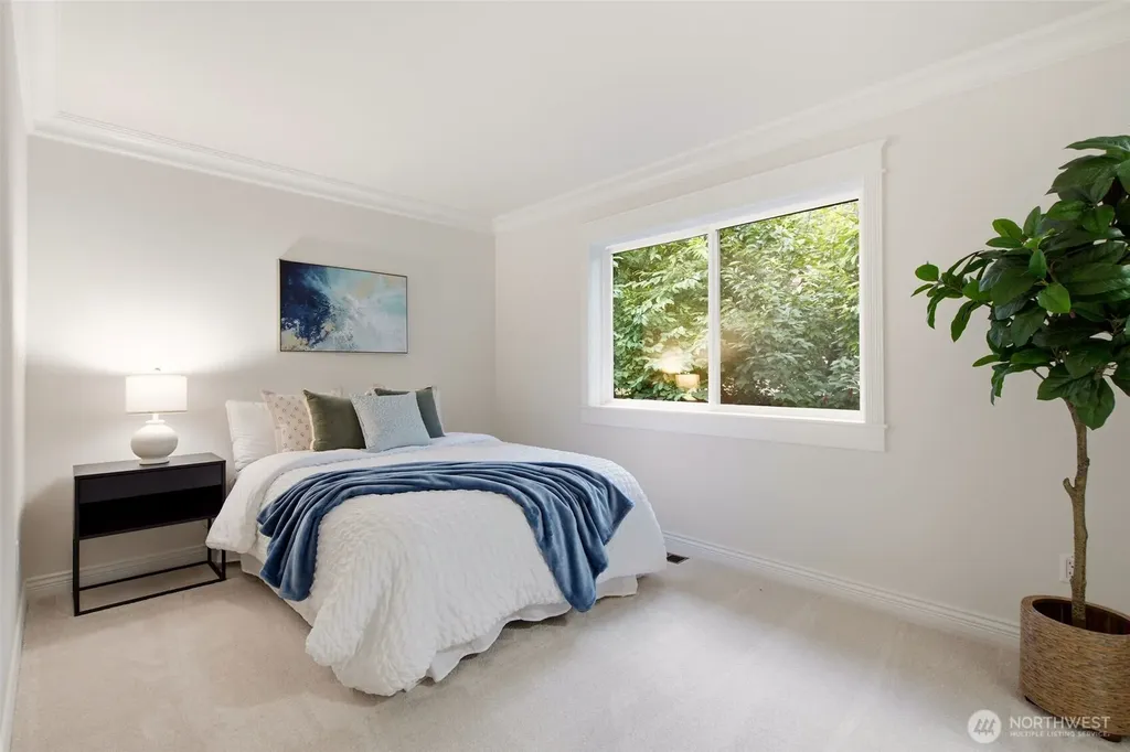 8338 NE Juanita Drive Kirkland WA 98034