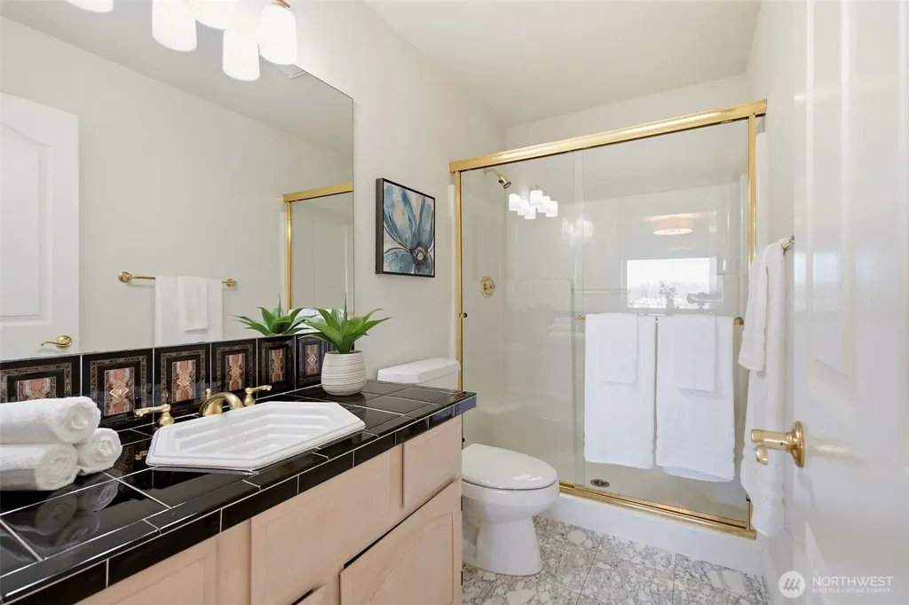 8338 NE Juanita Drive Kirkland WA 98034