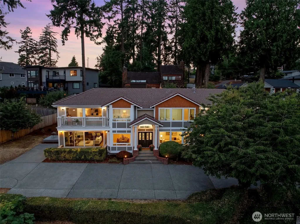 8338 NE Juanita Drive Kirkland WA 98034