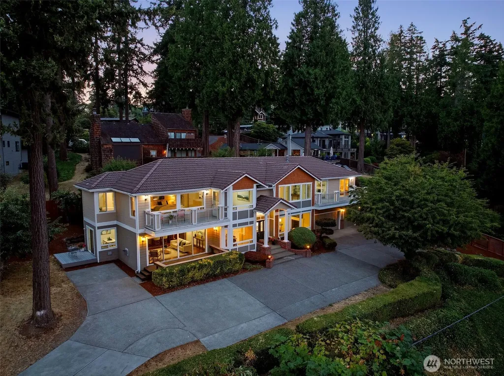 8338 NE Juanita Drive Kirkland WA 98034