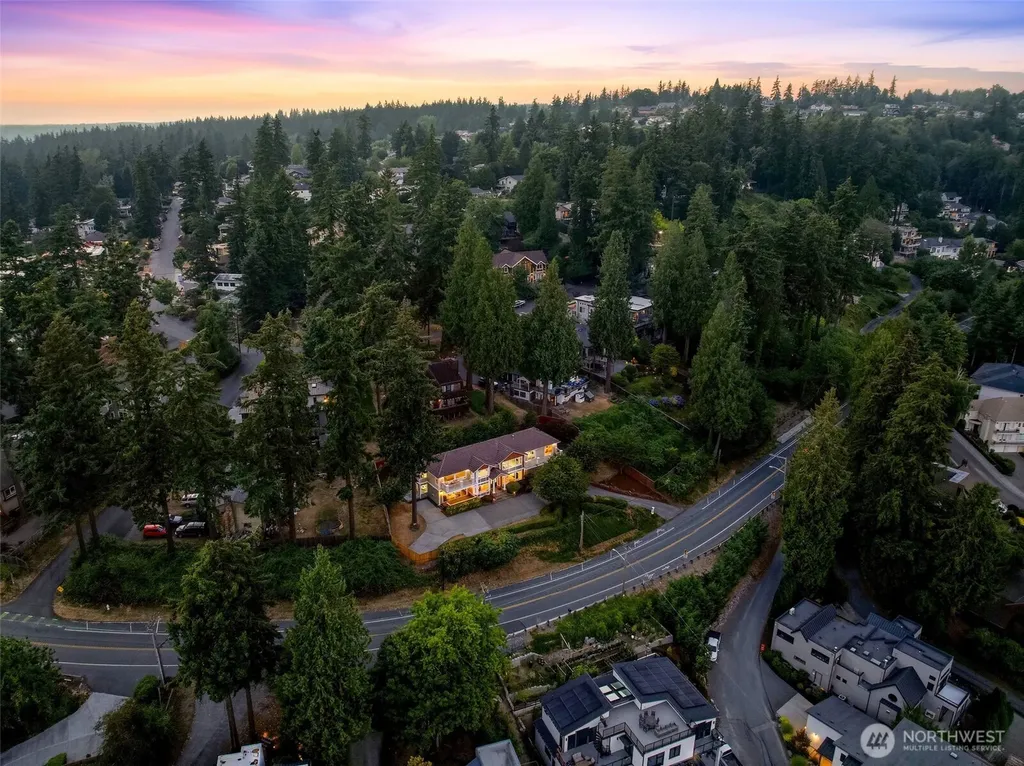 8338 NE Juanita Drive Kirkland WA 98034