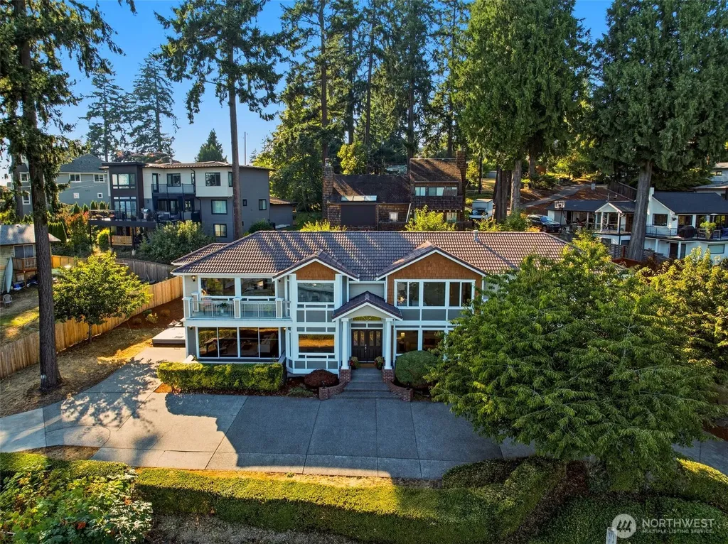 8338 NE Juanita Drive Kirkland WA 98034