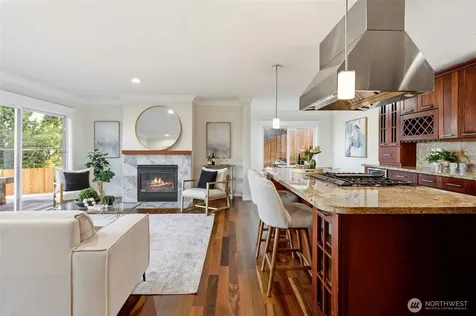 8338 NE Juanita Drive Kirkland WA 98034