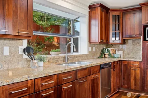 8338 NE Juanita Drive Kirkland WA 98034