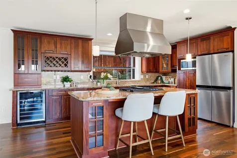 8338 NE Juanita Drive Kirkland WA 98034