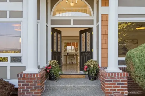 8338 NE Juanita Drive Kirkland WA 98034