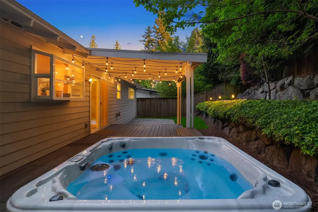 1517 3rd Place Kirkland WA 98033