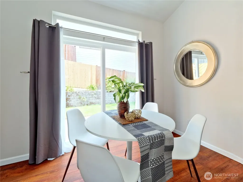 1808 Pierce Avenue NE Renton WA 98056