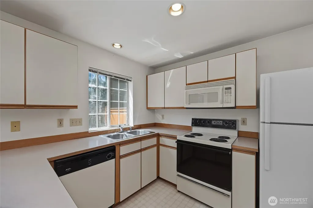 19620 80th Avenue W Edmonds WA 98026