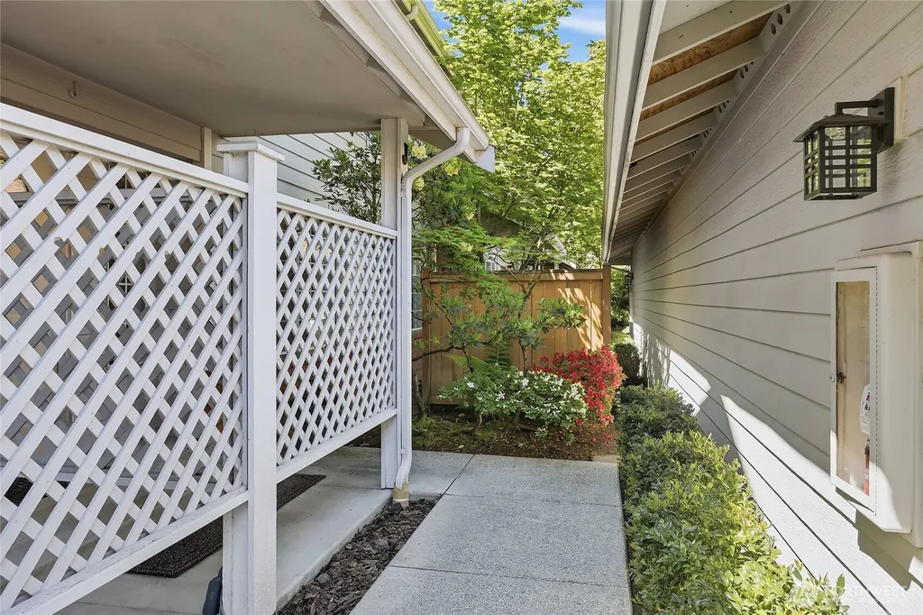19620 80th Avenue W Edmonds WA 98026