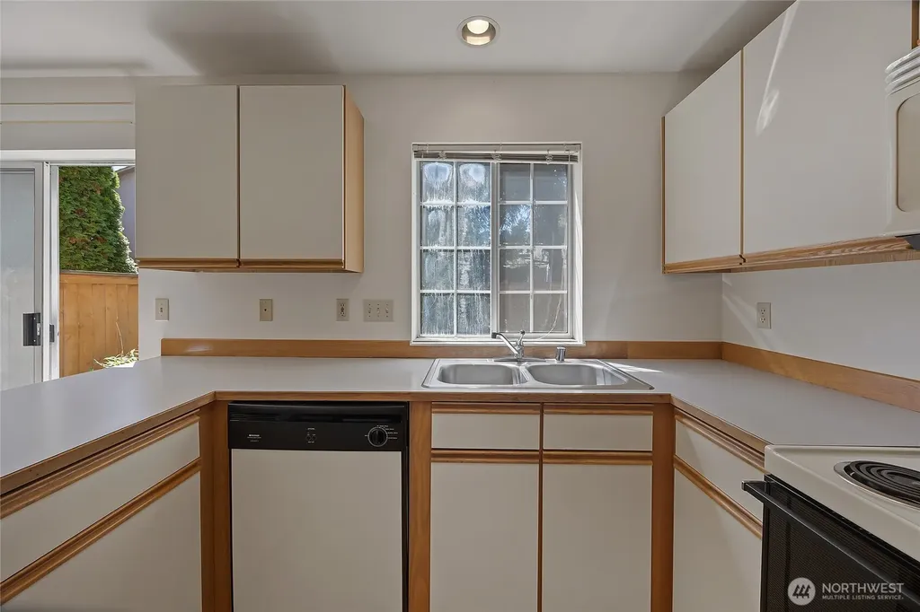 19620 80th Avenue W Edmonds WA 98026