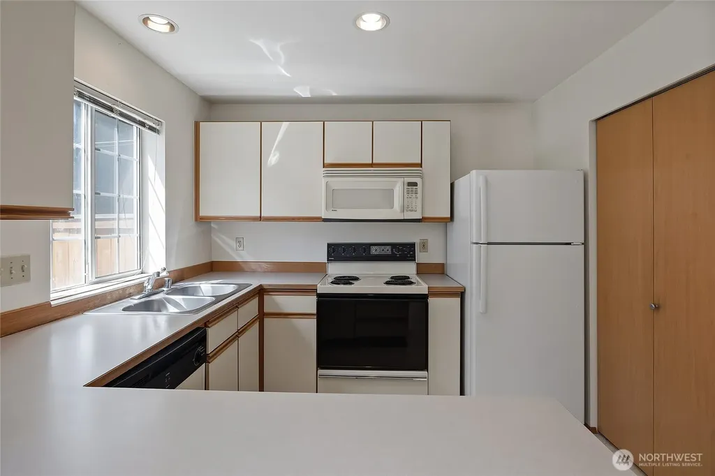 19620 80th Avenue W Edmonds WA 98026