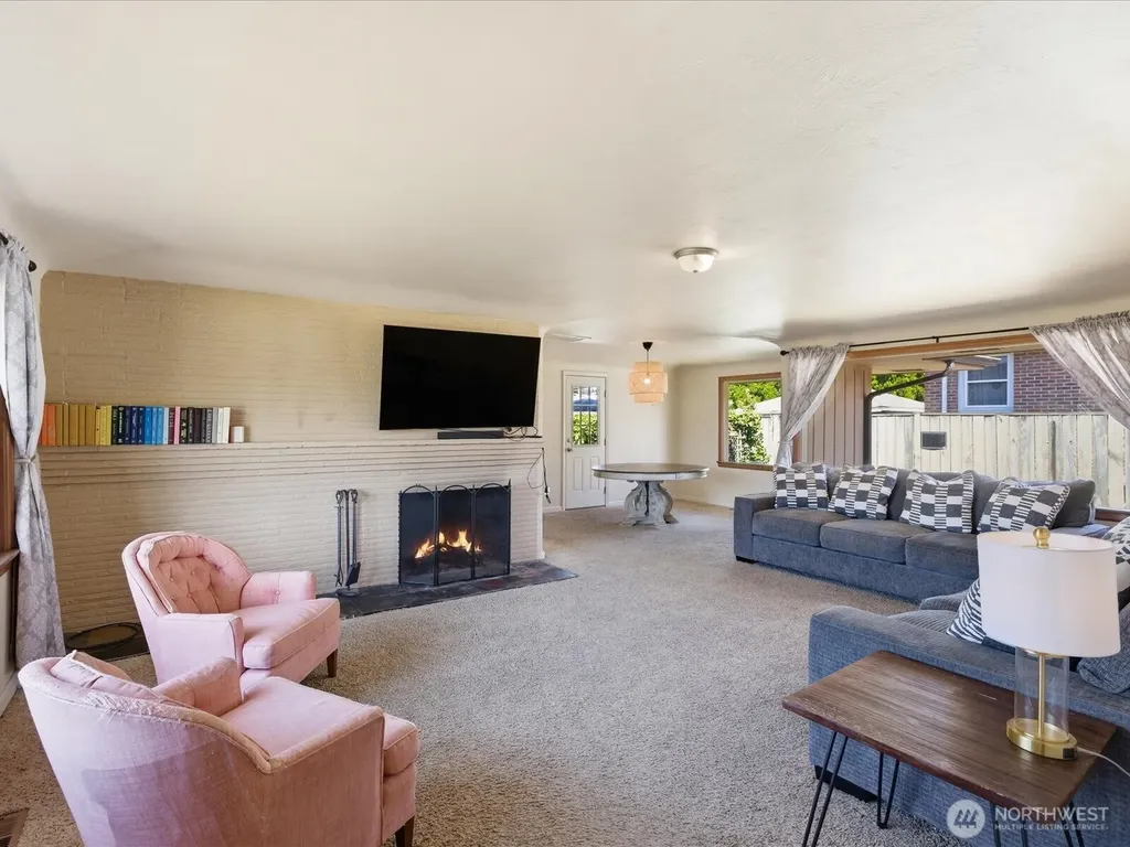 1417 Maple Street Sumner WA 98390