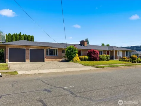 1417 Maple Street Sumner WA 98390