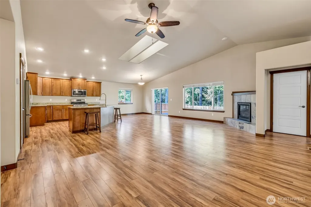 10787 Armada Avenue NW Silverdale WA 98383