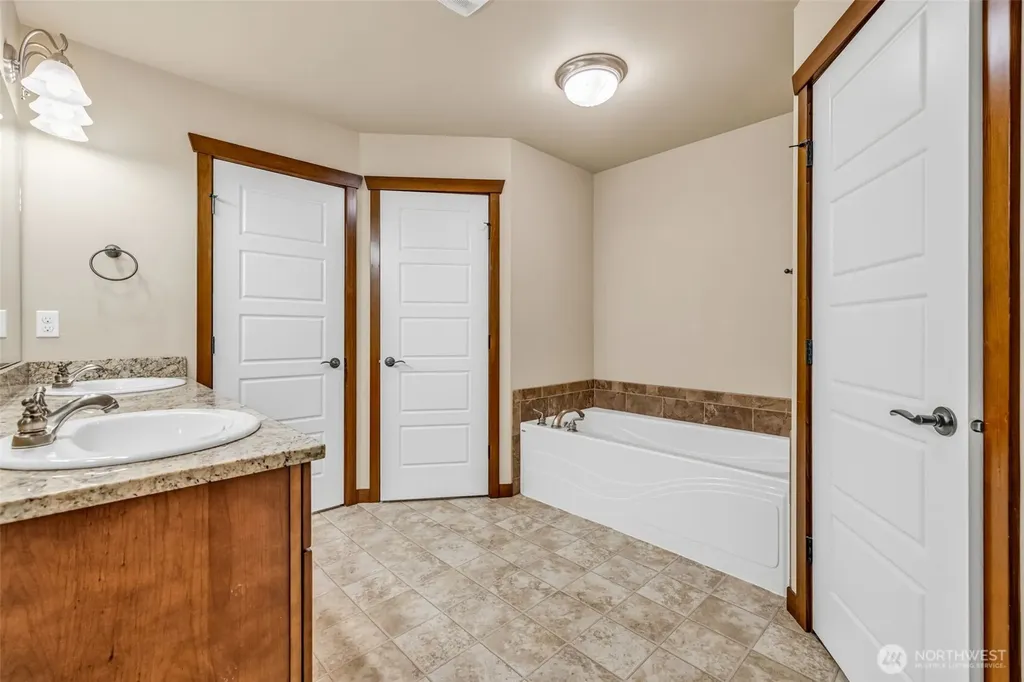 10787 Armada Avenue NW Silverdale WA 98383