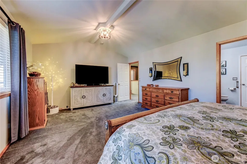 1523 151st Street SW Lynnwood WA 98087