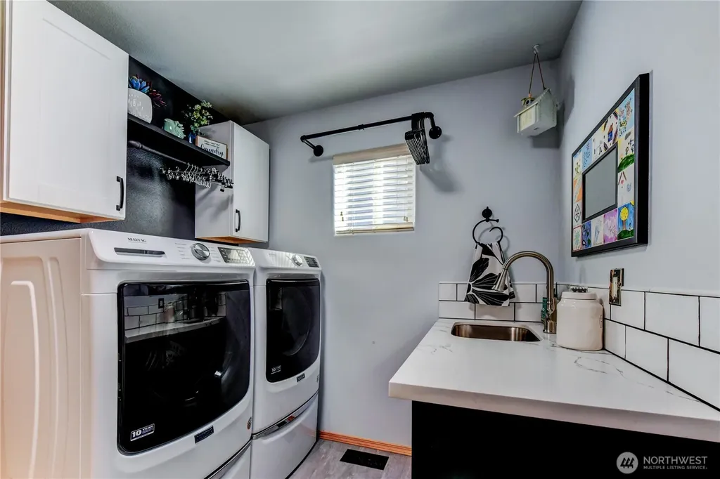 1523 151st Street SW Lynnwood WA 98087