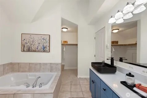 3425 21st Avenue W Seattle WA 98199
