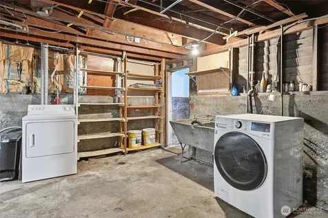 4651 1st Avenue NE Seattle WA 98105