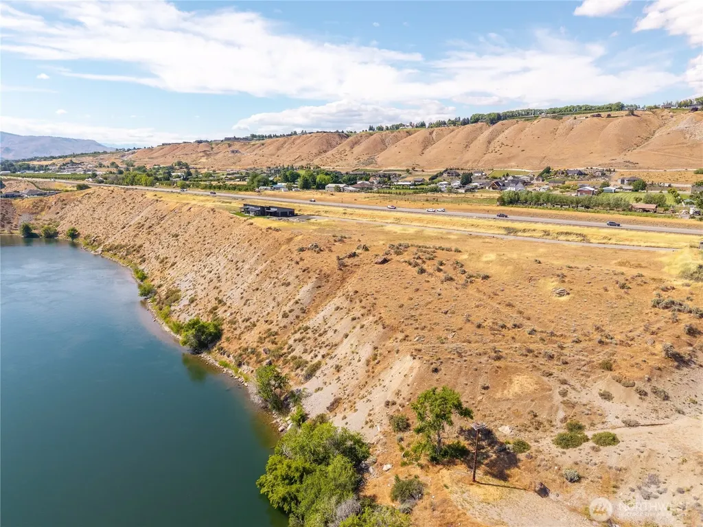 3180 SE Rivers Edge Court East Wenatchee WA 98802