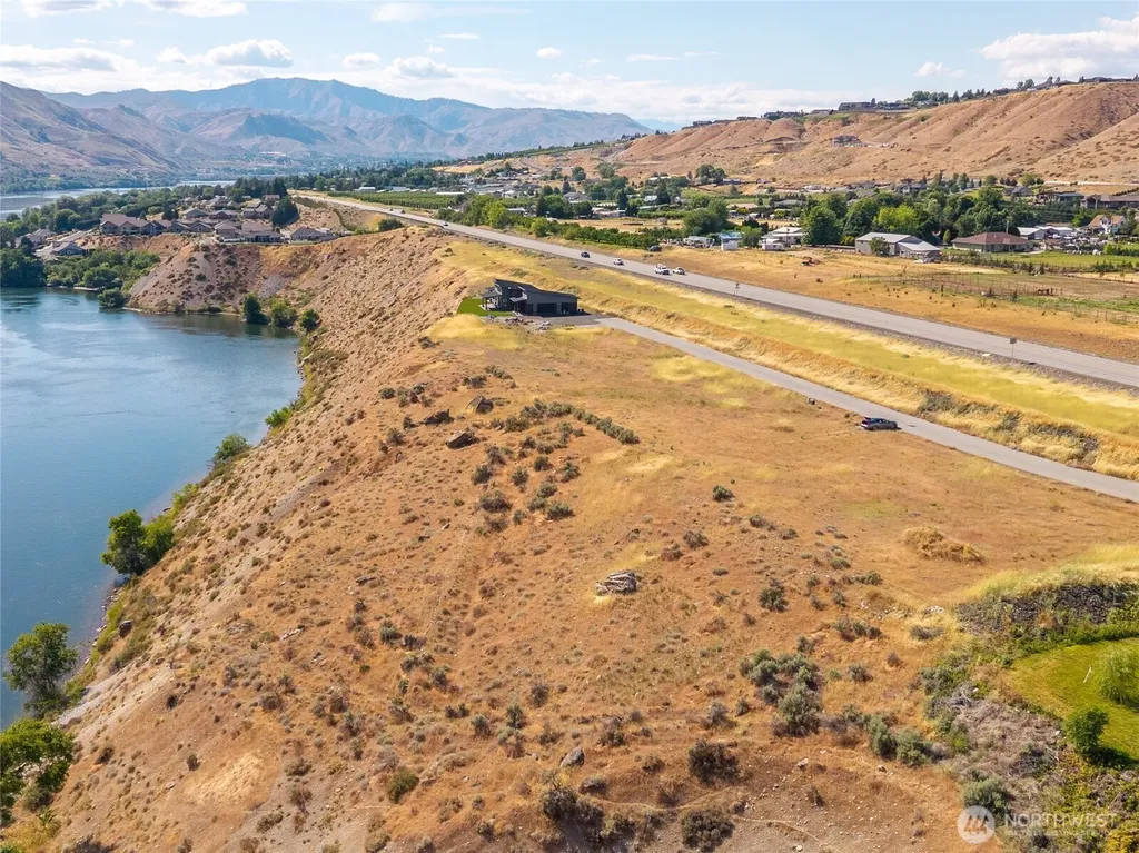 3180 SE Rivers Edge Court East Wenatchee WA 98802