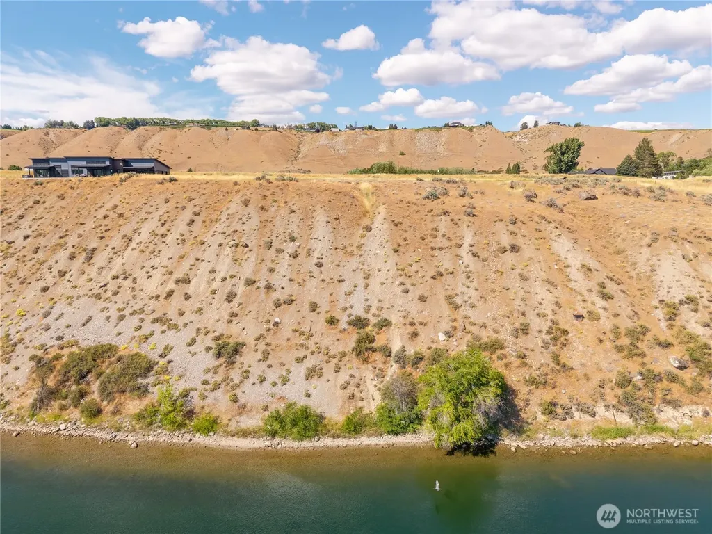 3180 SE Rivers Edge Court East Wenatchee WA 98802