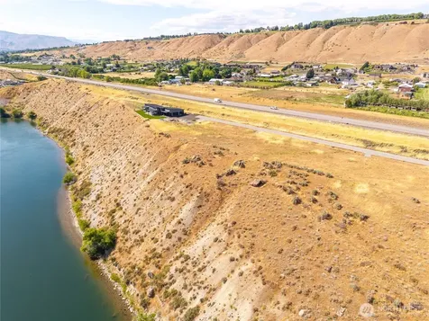 3180 SE Rivers Edge Court East Wenatchee WA 98802