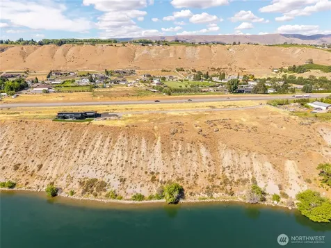 3180 SE Rivers Edge Court East Wenatchee WA 98802