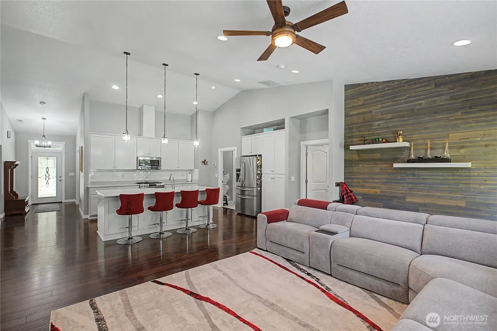 272 Trout Lakes Road Castle Rock WA 98611