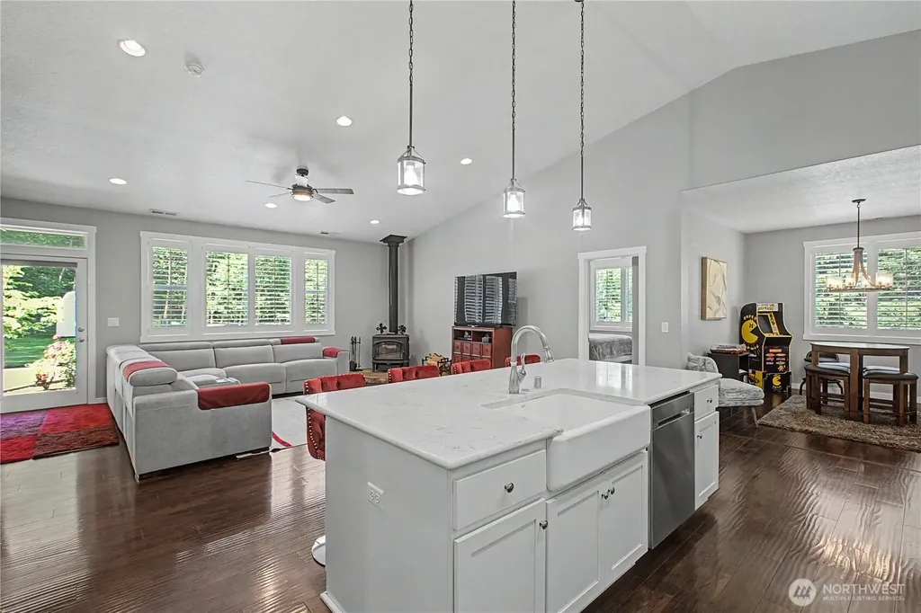 272 Trout Lakes Road Castle Rock WA 98611