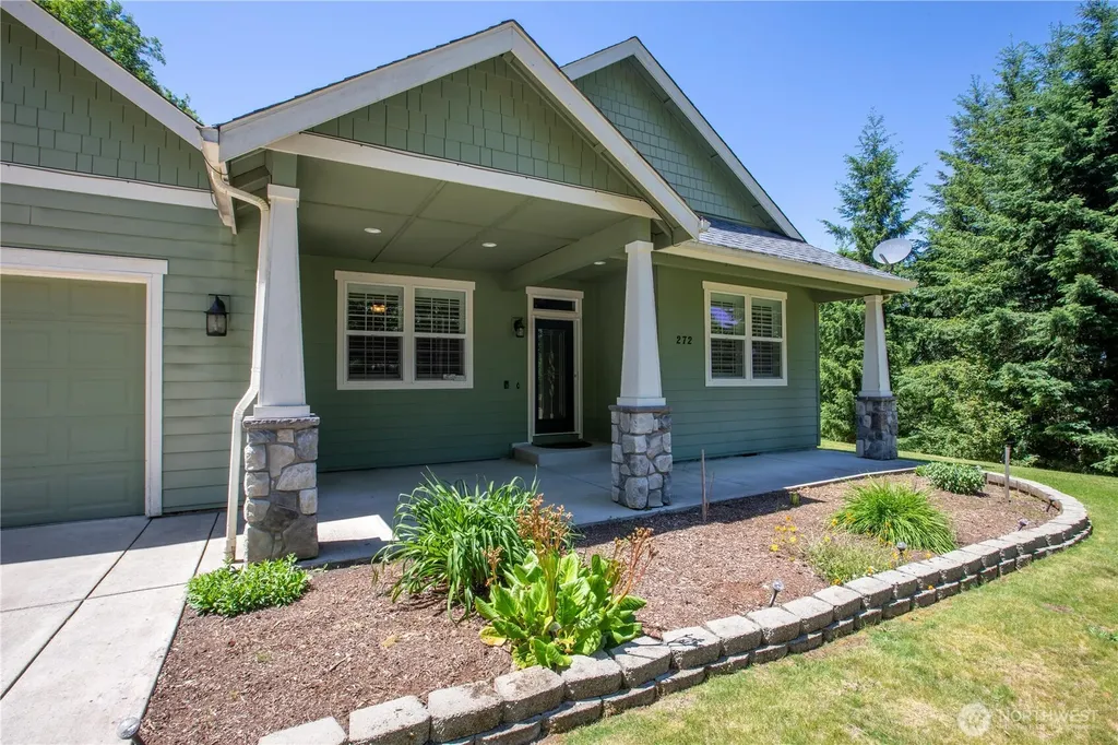 272 Trout Lakes Road Castle Rock WA 98611