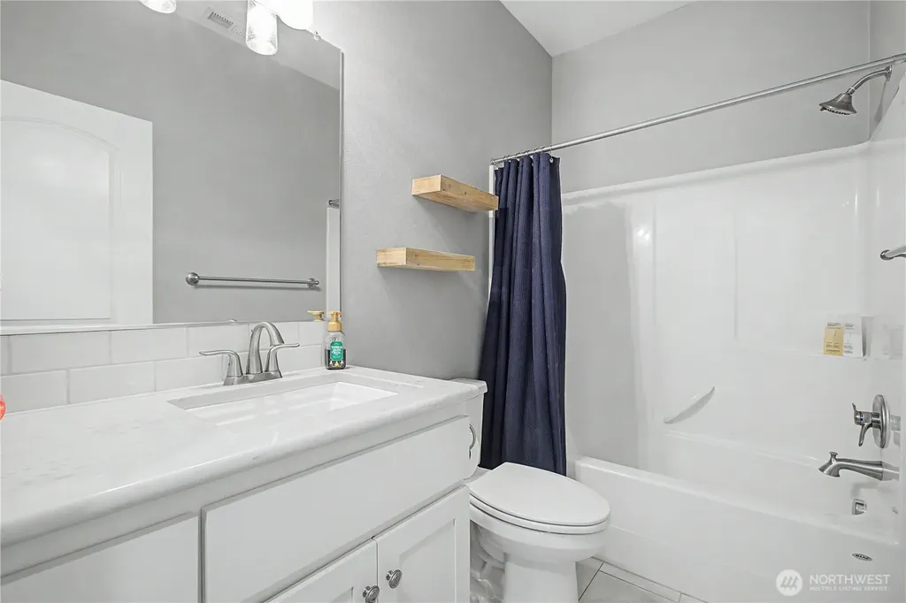 272 Trout Lakes Road Castle Rock WA 98611