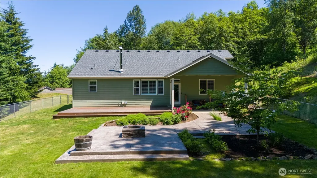 272 Trout Lakes Road Castle Rock WA 98611