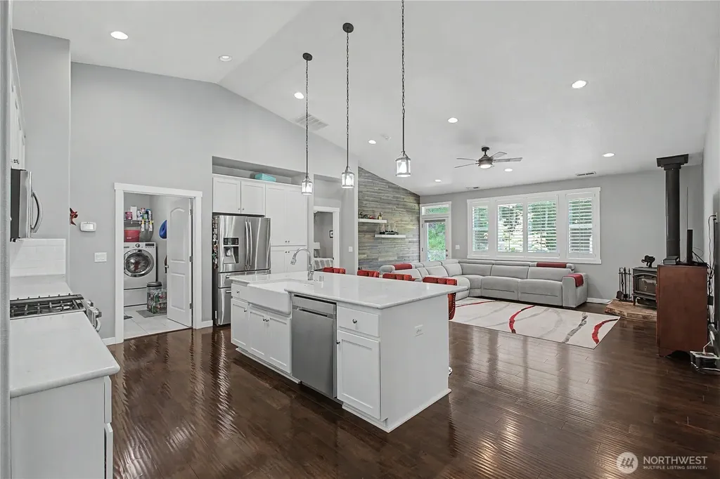 272 Trout Lakes Road Castle Rock WA 98611