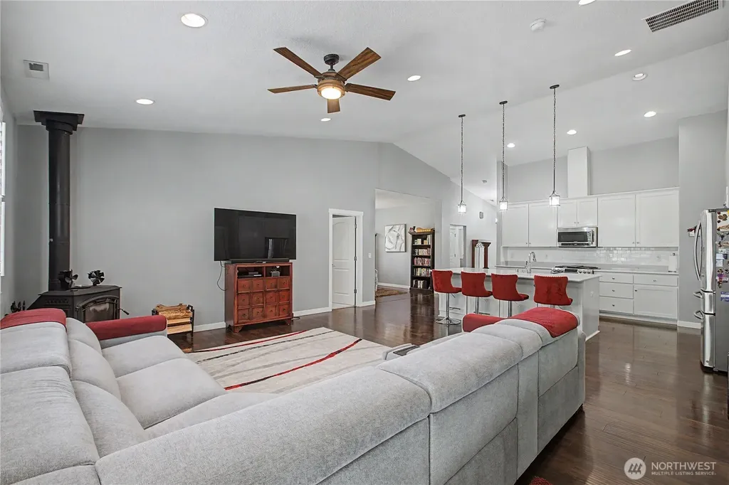 272 Trout Lakes Road Castle Rock WA 98611