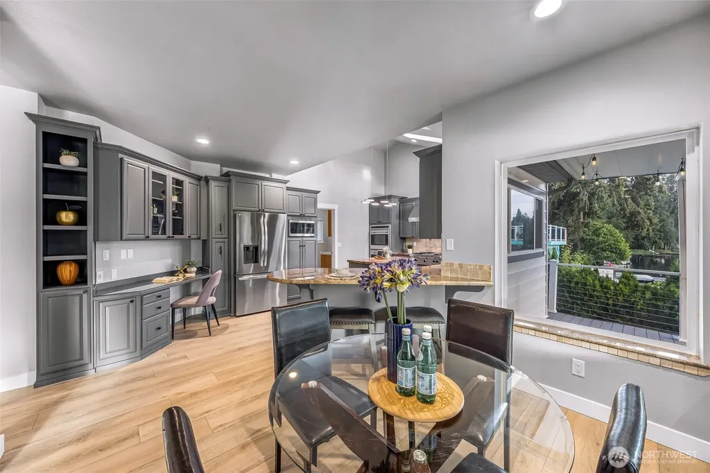 31259 E Lake Morton Drive SE Kent WA 98042