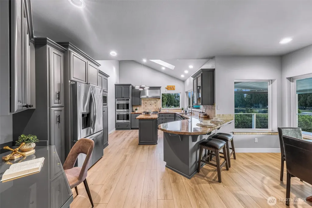 31259 E Lake Morton Drive SE Kent WA 98042