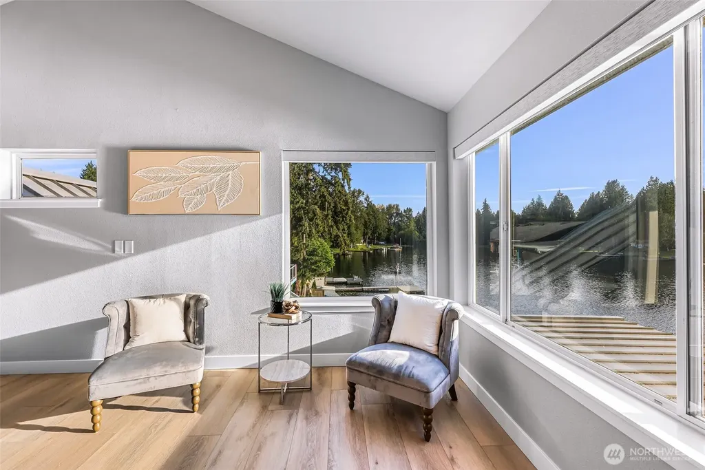 31259 E Lake Morton Drive SE Kent WA 98042