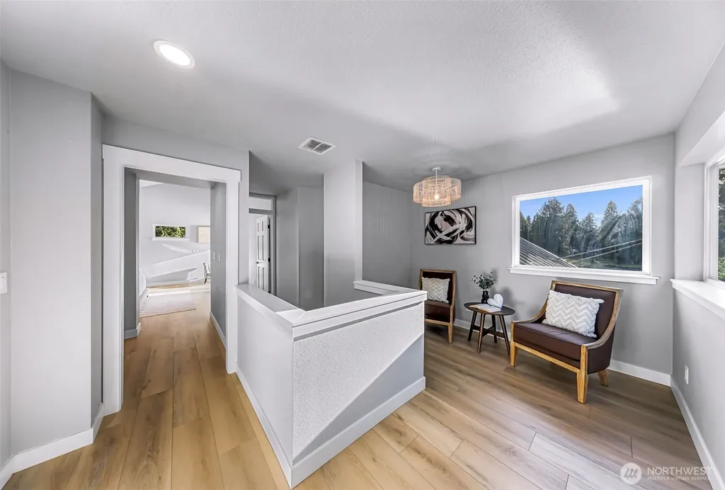 31259 E Lake Morton Drive SE Kent WA 98042