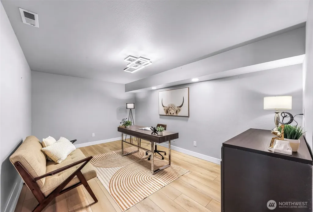 31259 E Lake Morton Drive SE Kent WA 98042