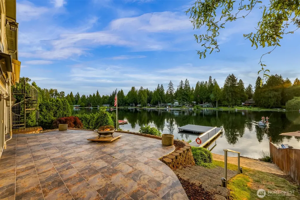 31259 E Lake Morton Drive SE Kent WA 98042