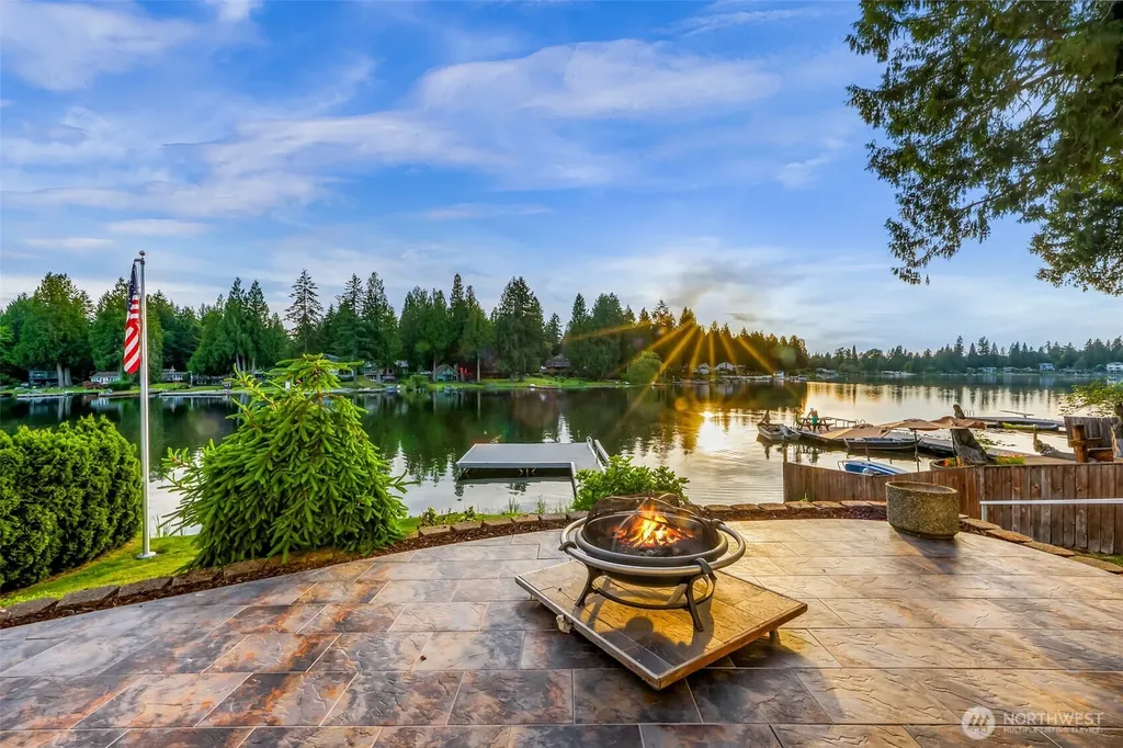 31259 E Lake Morton Drive SE Kent WA 98042