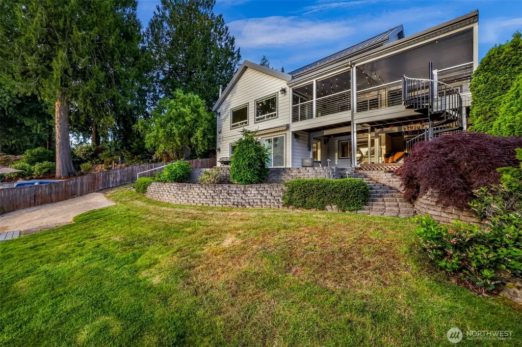 31259 E Lake Morton Drive SE Kent WA 98042