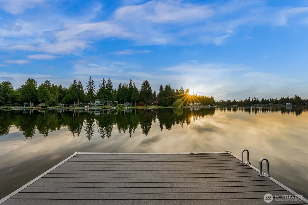 31259 E Lake Morton Drive SE Kent WA 98042
