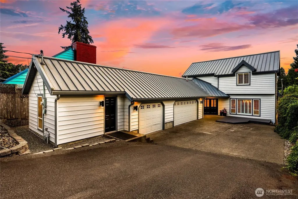 31259 E Lake Morton Drive SE Kent WA 98042