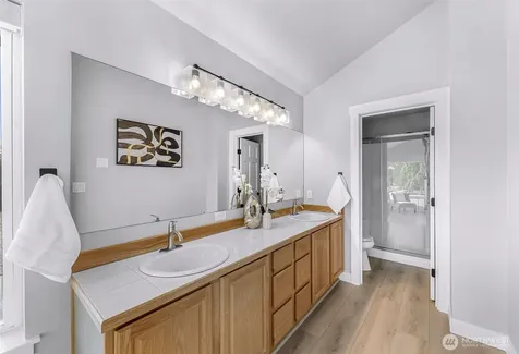 31259 E Lake Morton Drive SE Kent WA 98042